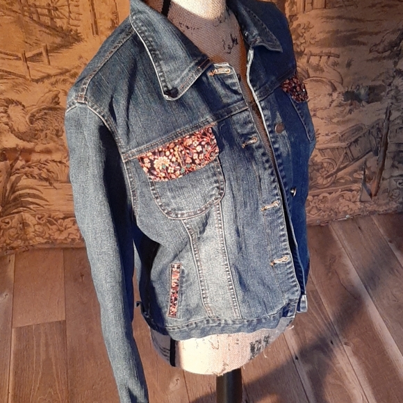 Up One Collection Jean Jacket M - Picture 1 of 6